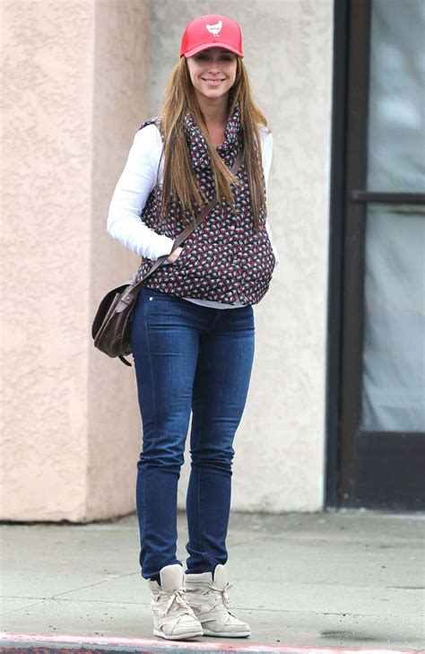 jennifer love hewitt jeans